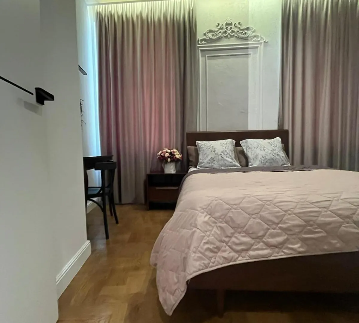 Favorit Apartments 2 Кім Безкоштовна Парковка Центр З Балконом Не Далеко Від Ж Д Вокзалу Звітні Документи リヴィウ 0*,  ウクライナ
