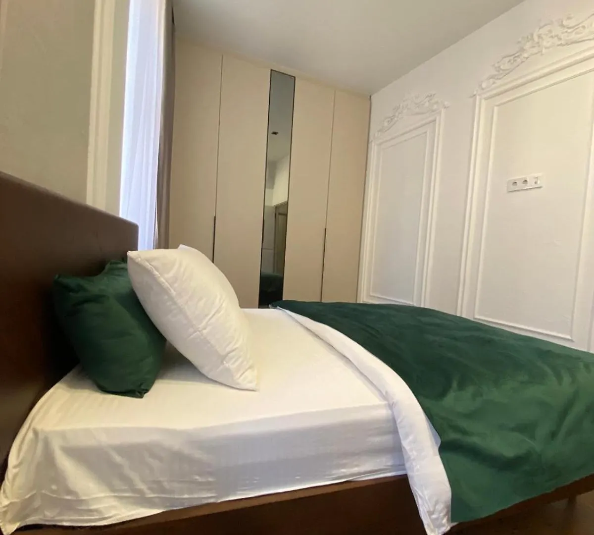 Favorit Apartments 2 Кім Безкоштовна Парковка Центр З Балконом Не Далеко Від Ж Д Вокзалу Звітні Документи Lviv