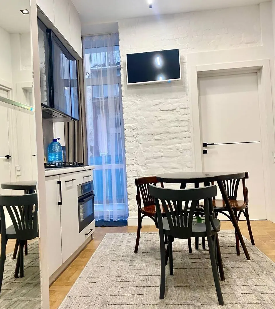Favorit Apartments 2 Кім Безкоштовна Парковка Центр З Балконом Не Далеко Від Ж Д Вокзалу Звітні Документи Lviv